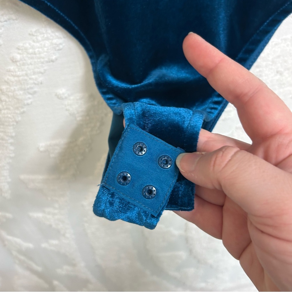 NWT Day + Moon Teal Satin Bow Shoulder Velvet Square Neck Bodysuit - Picture 6 of 11